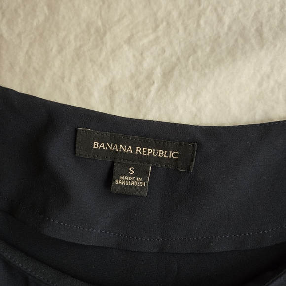 Banana Republic Navy Ruffle Sleeve Shell Blouse - Picture 2 of 8